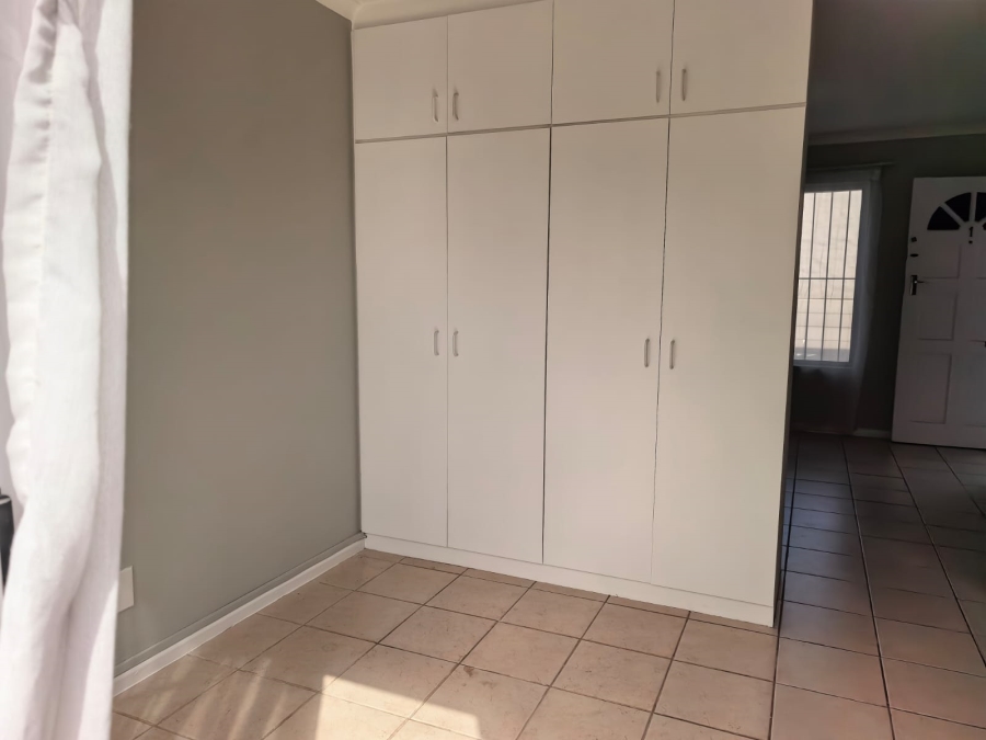 1 Bedroom Property for Sale in Table View Western Cape